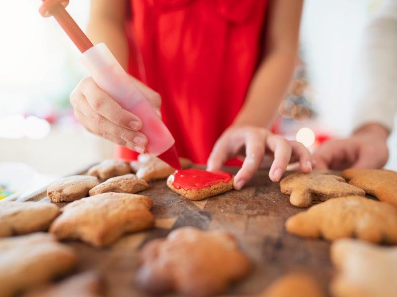 Omas Weihnachtskekse aus Mürbeteig 3 kekse-verzieren